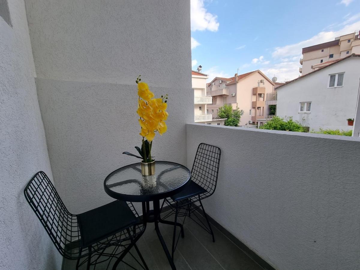Dom B Apartments Будва Екстер'єр фото